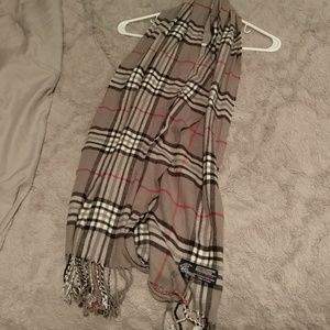 Grey and white plaid scarf.